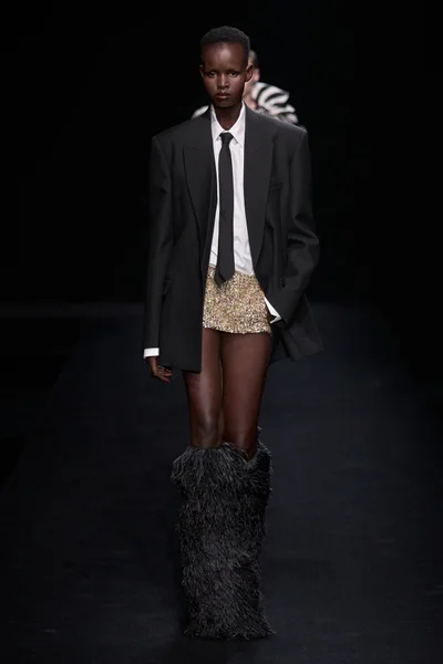 Look 33